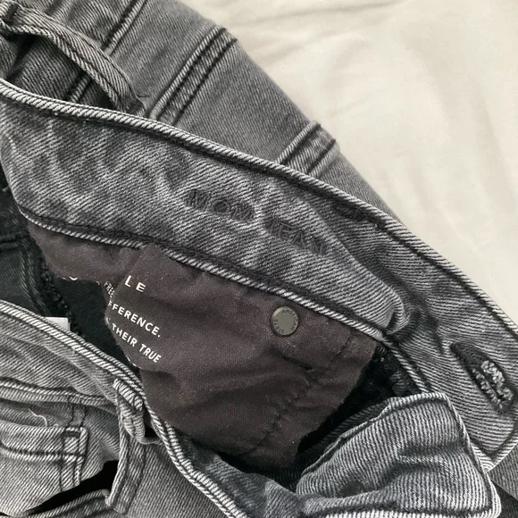 AE STRETCH HIGH RISE MOM JEAN - Picture 3 of 6